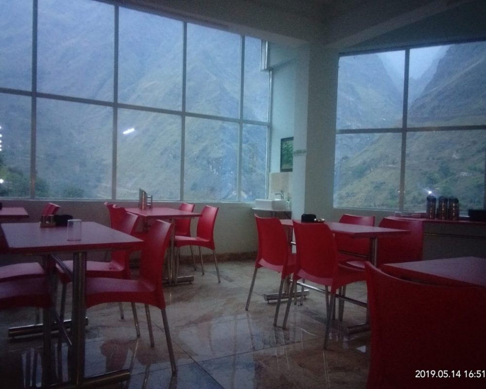 Hotel Dhanesh Joshimath 07