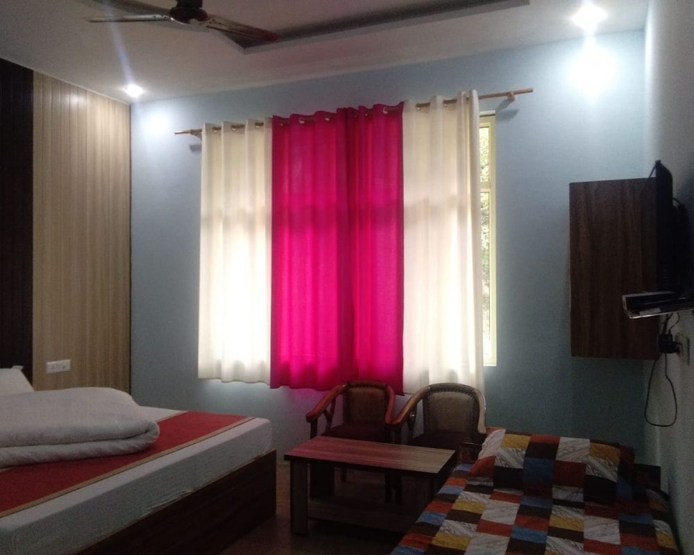 Dhanesh Hotel Joshimath