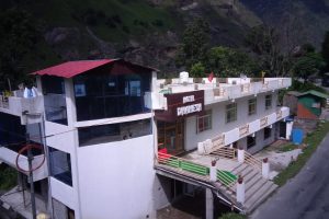 Hotel Dhanesh Joshimath